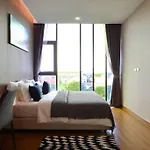 Stunning Spacious Mountain View Apartment