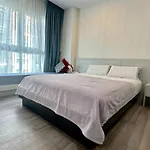 清迈老城 罗宾森百货旁the Prio Condo