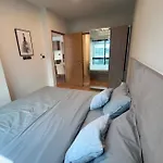 Arise Condo 两室户型星级公寓01