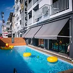 Sleep Mai Chiang Mai Airport Lifestyle Hotel
