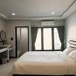 Smith Hotel