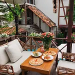 Le Charcoa Hotel