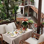 Le Charcoa Hotel