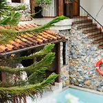 Le Charcoa Hotel