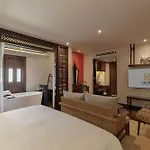 Akira Thaphae Hotel