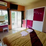 Donchai House Guest House& Cafe