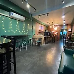 Forestdew Nimman Hostel & Cafe