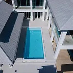 White Pool Villa Chiangmai