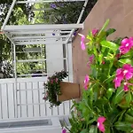 Chaisathan Cottage
