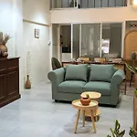 Jane\'S House In The Old Town 3