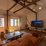 Pool, 8-Br, Old Town, Entire Private Estate - Tanpuri Chiang Mai
