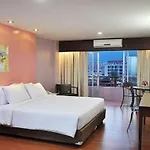 Mayflower Grande Hotel Nimman