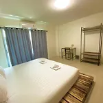 Phak Phing Hostel
