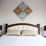 Sabai Hotel & Hostel