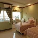 The Lilly Hotel