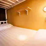 Thai Thai Hostel