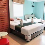 Tawan Bed Club