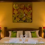 Huean Kham Hom Resort