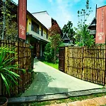 Tadkham Village, Chiang Mai