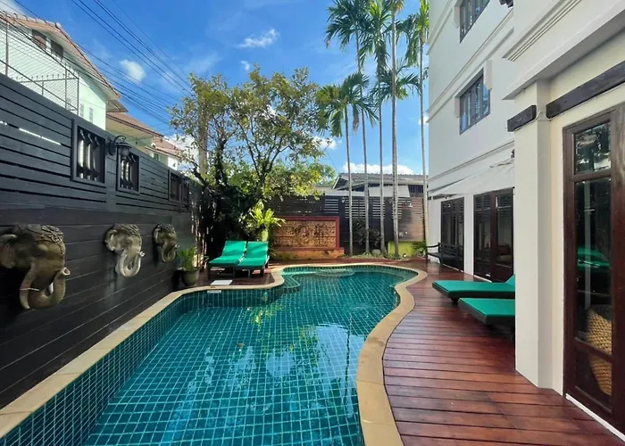 Rich Lanna House
