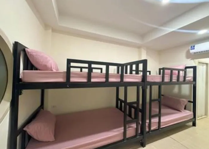 Noon23 Hostel