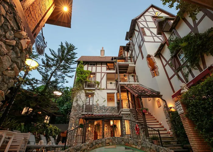 Le Charcoa Hotel