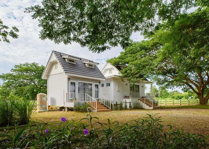 Chaisathan Cottage