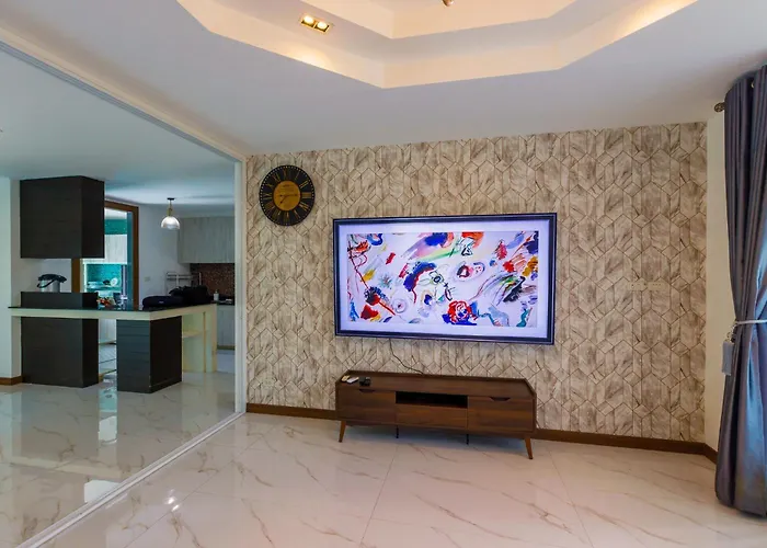 Airport&Old City 5Min By Car,4Bdr,4Bath,Pool Villa