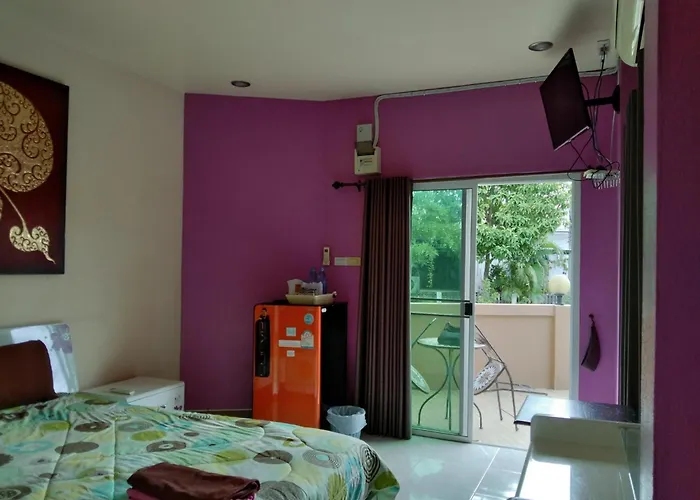 Donchai House Guest House& Cafe