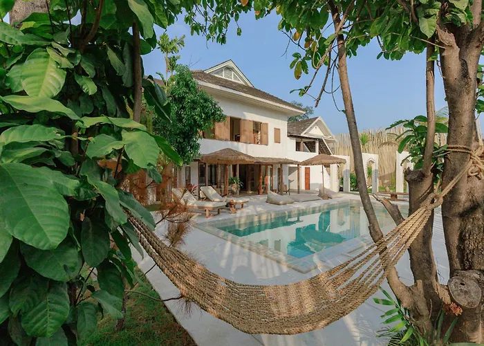 Pool, 8-Br, Old Town, Entire Private Estate - Tanpuri Chiang Mai