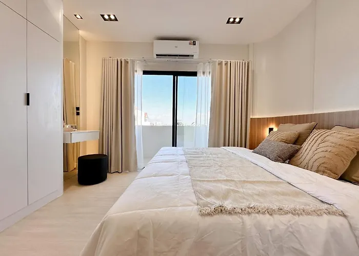 Modern Luxury Suite King-Bed & For Easy Travel