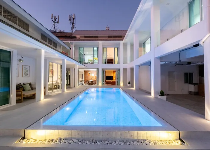 White Pool Villa Chiangmai