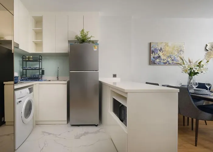 Entire Condo In Central City
