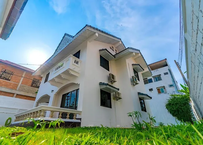 Standalone 3 Bedroom 160 Sqm Villa With Huge Front And Back Yard, Next To The Internet-Famous Park In The Ancient City