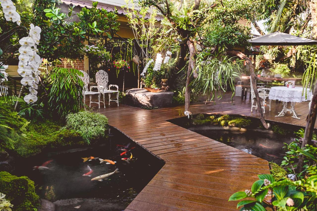 42 Garden Pool Resort *