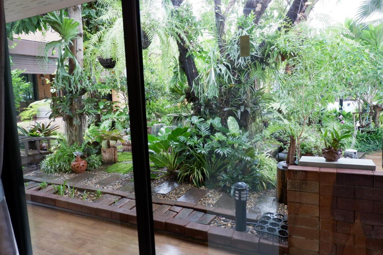 42 Garden Pool *