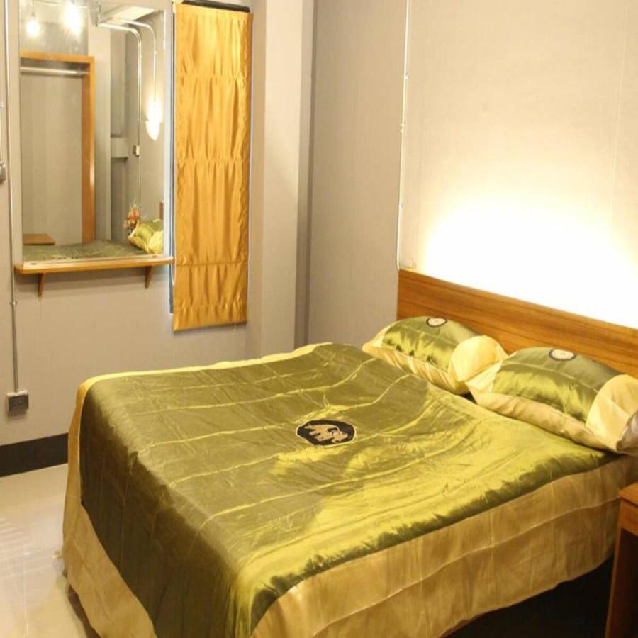 Hotel At The Train 3*
