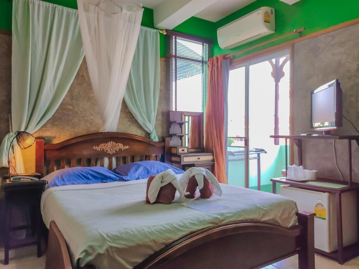 Bed & Breakfast Awana House