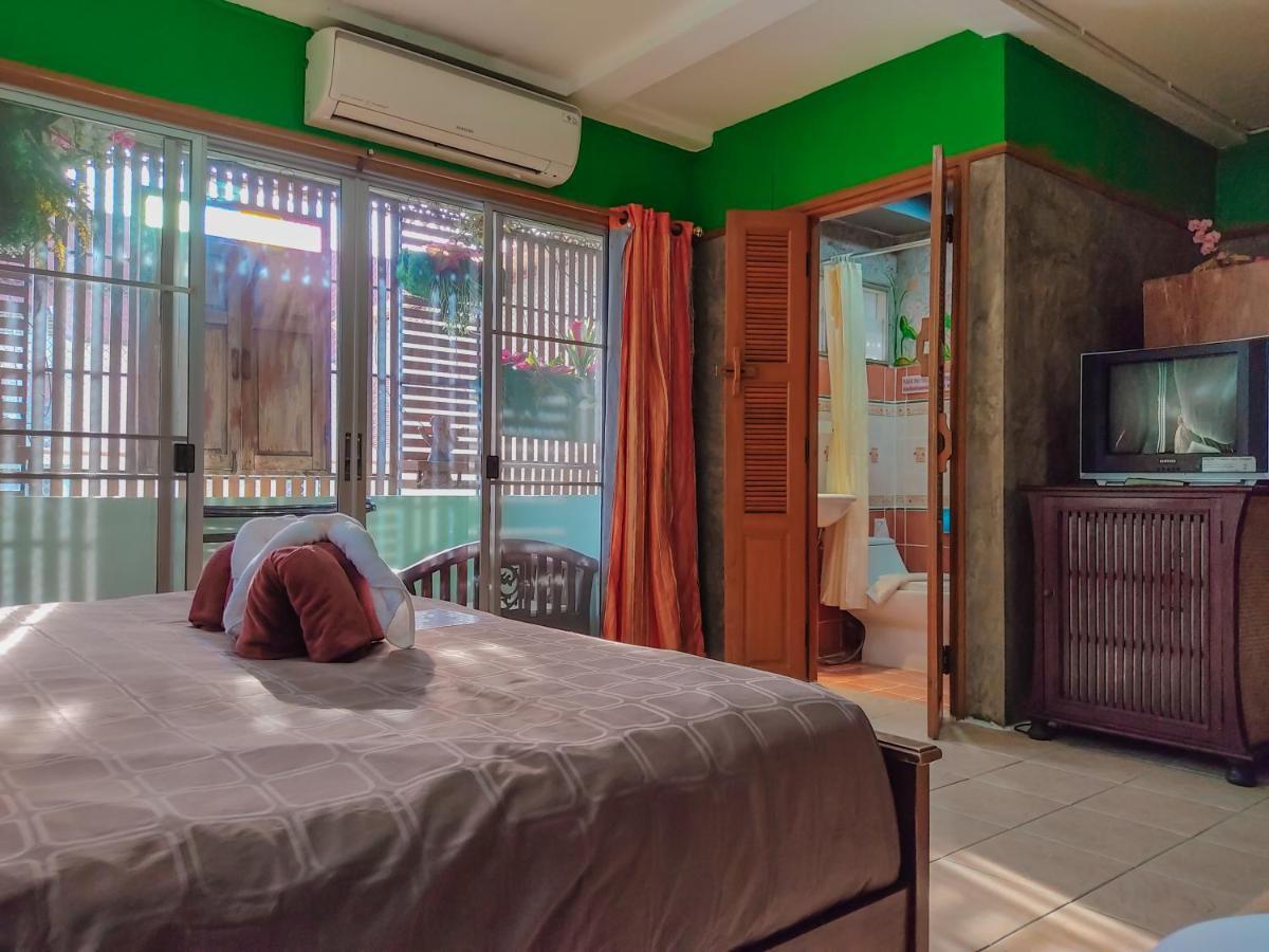 Bed & Breakfast Awana House