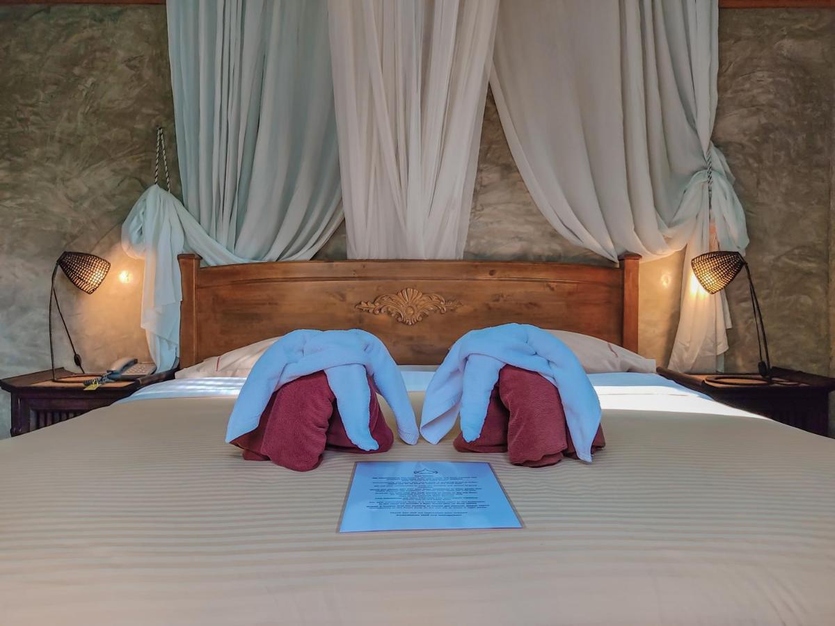 Bed & Breakfast Awana House