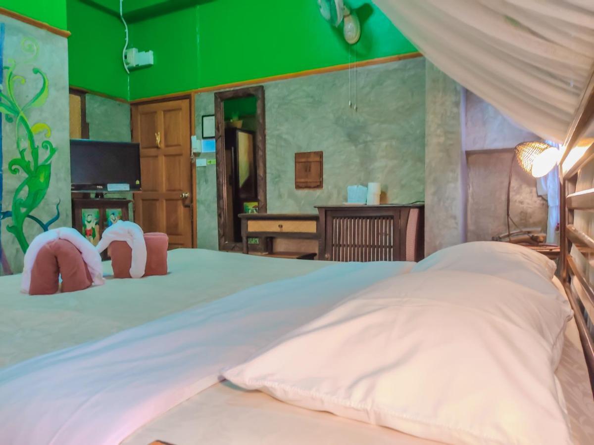 Awana House Bed & Breakfast Chiang Mai
