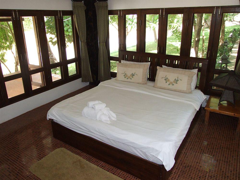 Baan Namping Riverside Village 3*