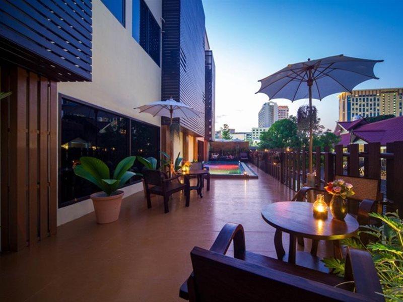 Cm Night Bazaar Boutique ซี เอ็ม ไนท์บาซาร์ บูทีค - Sha Certified Chiang Mai