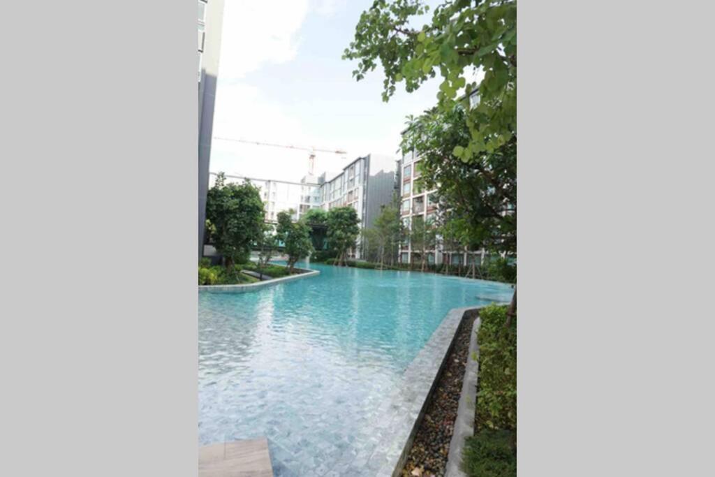 Cozy Close To Festival In Chiangmai Apartment *