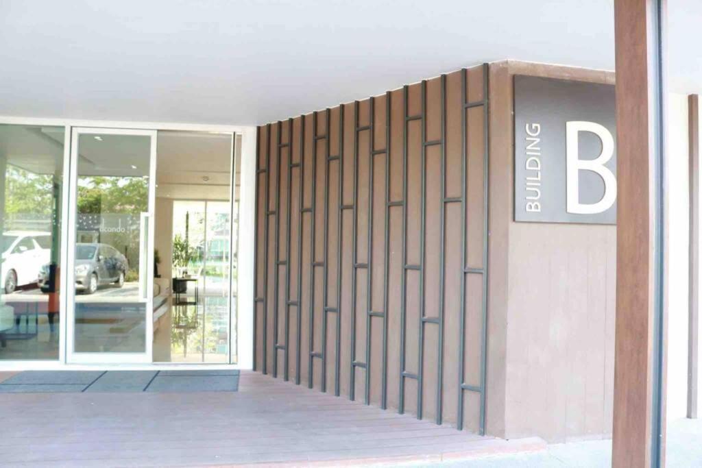Cozy Close To Festival In Chiangmai Apartment