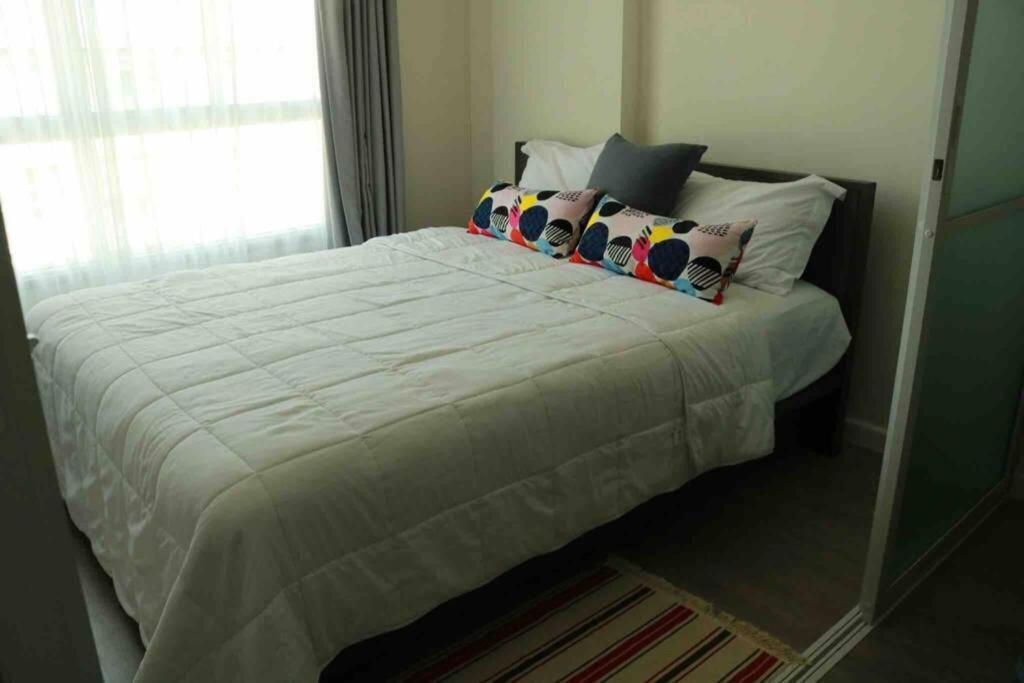 Cozy Close To Festival In Chiangmai Apartment *