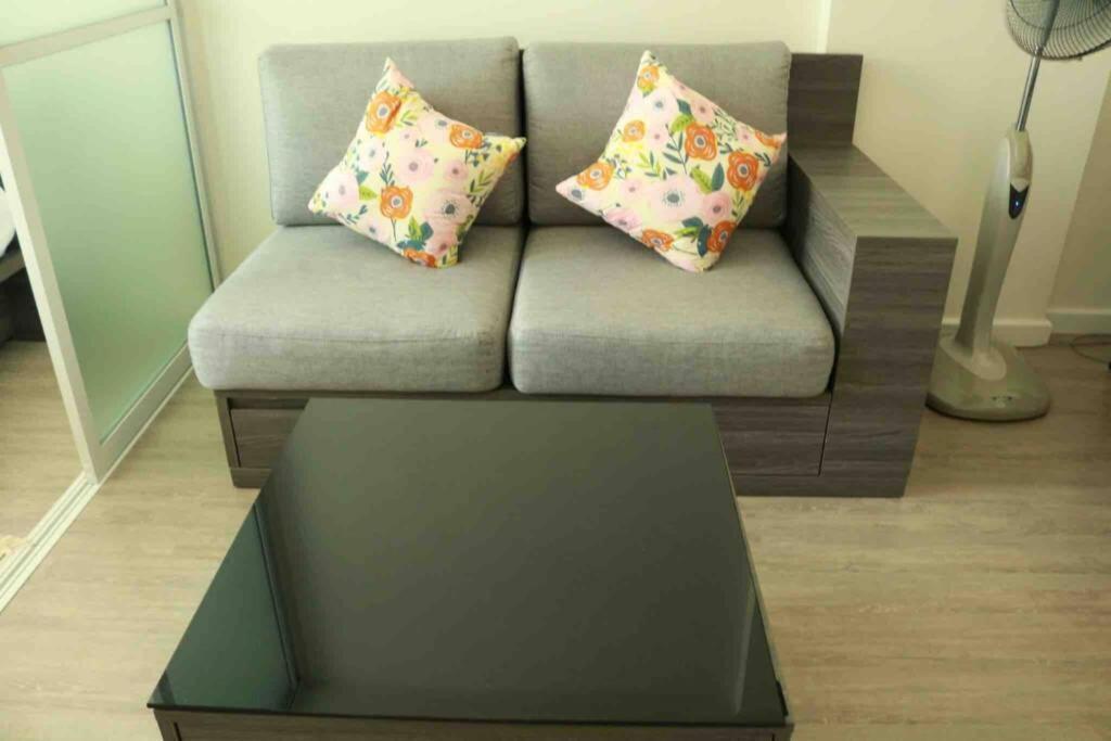 Cozy Close To Festival In Chiangmai Apartment *