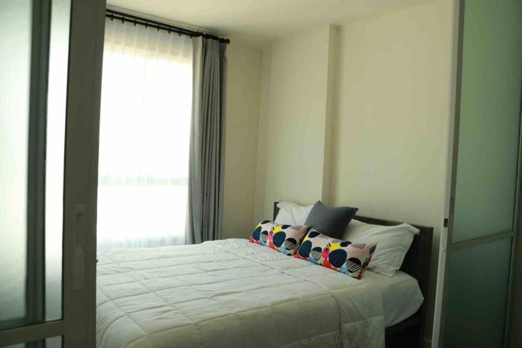 Cozy Close To Festival In Chiangmai Apartment *