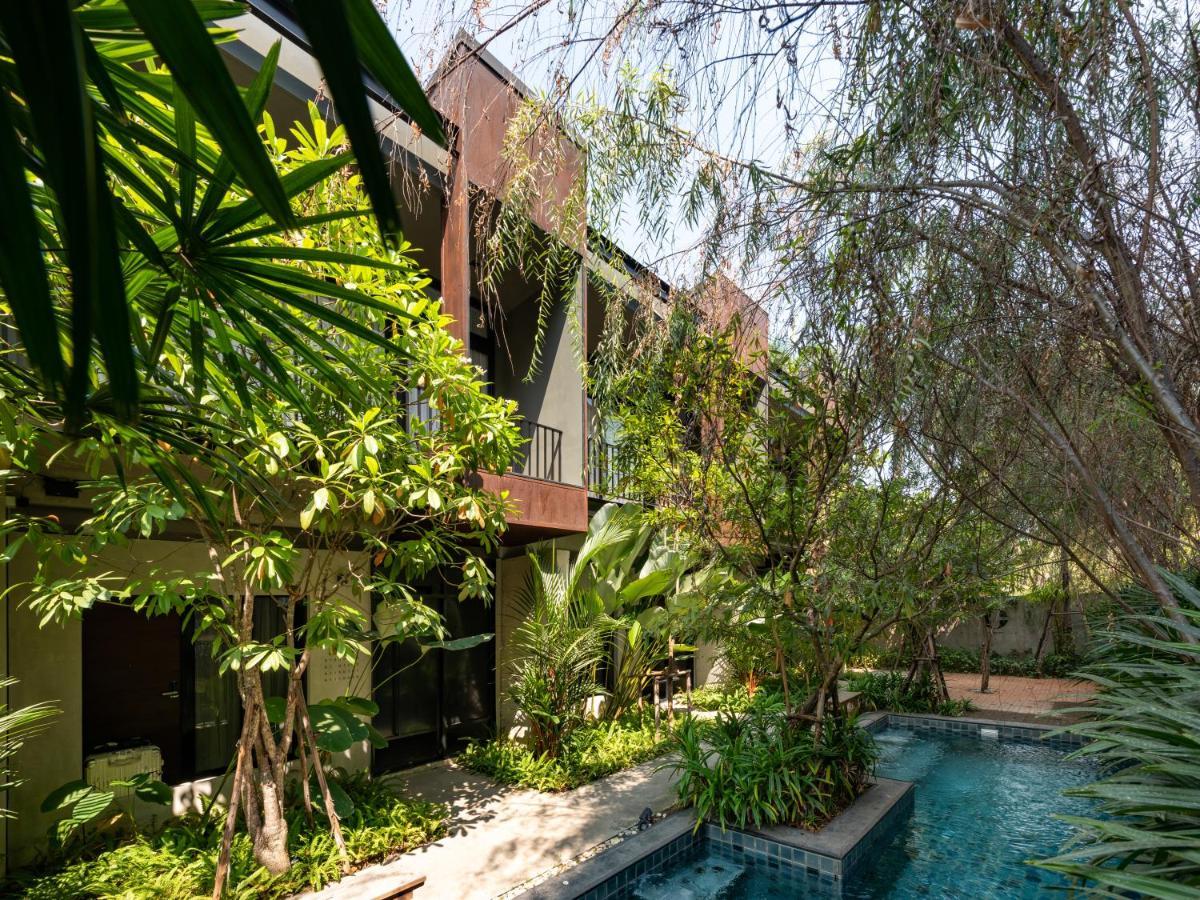 Cherlock Hotel 3*