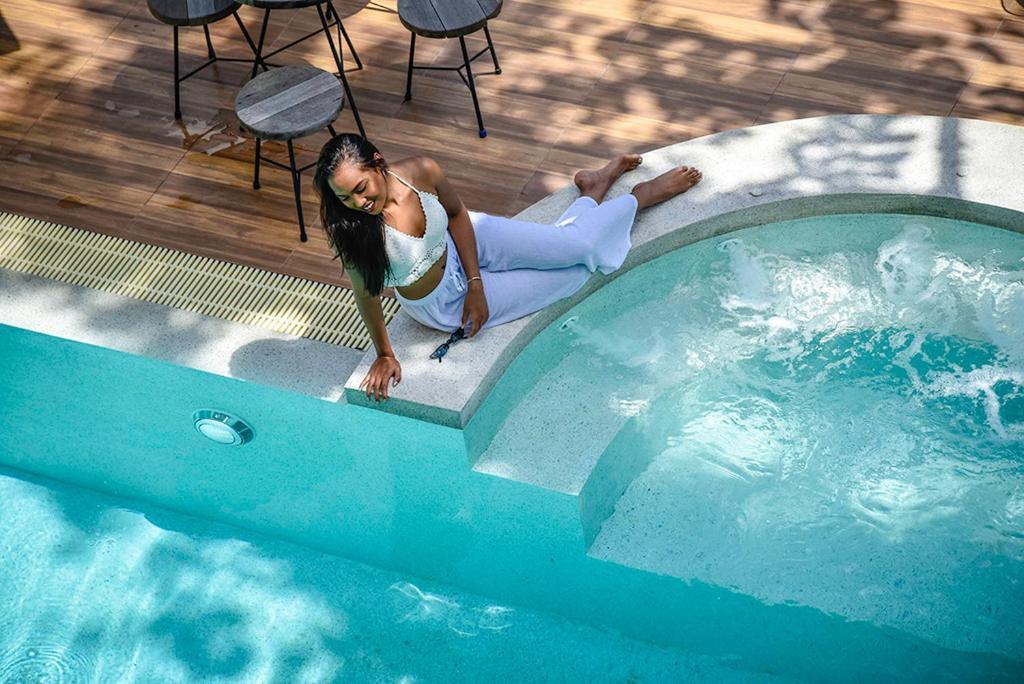 White Boutique And Hotel 4*